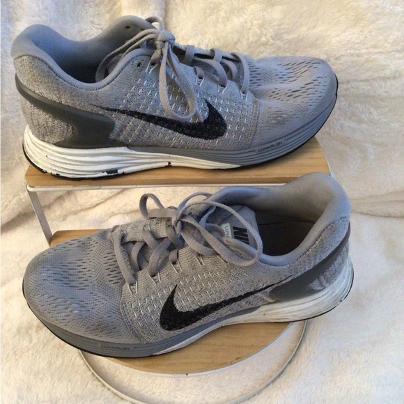Nike Light Gray Athletic Sneakers - Picture 2 of 5